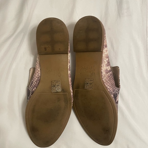 Crown Vintage Snake Flats - Picture 3 of 3